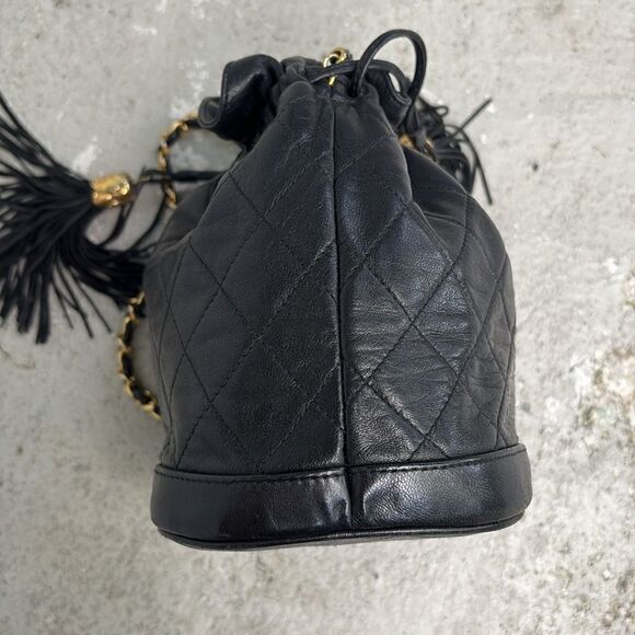 Chanel Gabrielle bucket bag - Picture 3 of 11